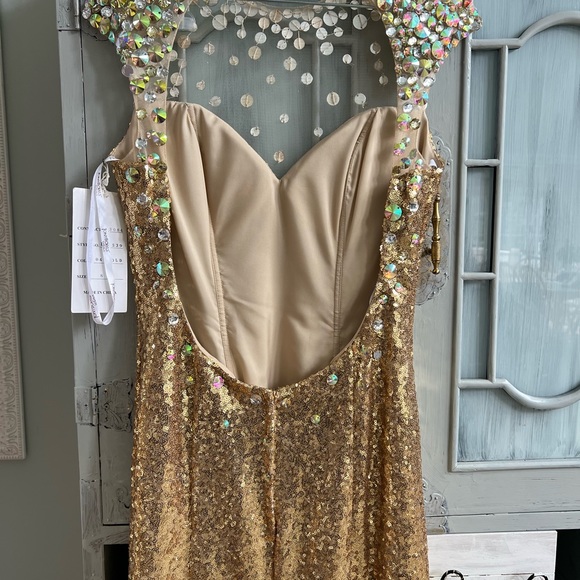 New Gala golden sparkly dress, size 8 - Picture 7 of 14